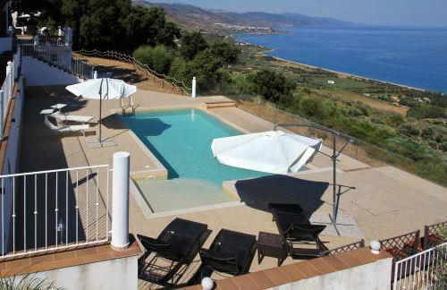 Villa DAMMUSO by Local House - private villa infinity pool & seaview - Foto 12