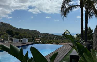 Casa vistas al mar con piscina y barbacoa - Photo 2