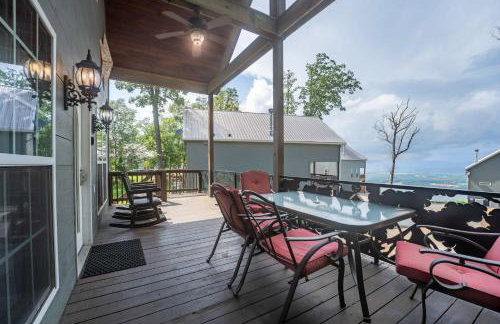 Cloud 9 Cabin with an indoor pool hot tub & fire pit - Foto 30