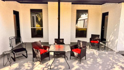 Tranquil 1,5 Acre Retreat with Modern Comfort - Foto 4