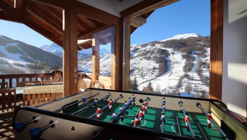 Charming Chalet w/ Mountain & Slope Views, Jacuzzi - Foto 5, Game Room