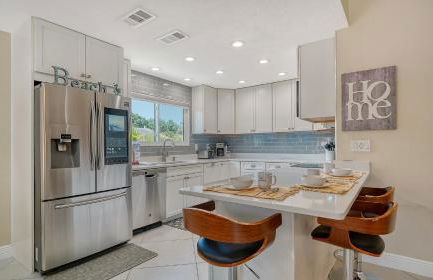 Beautiful Home - Oasis Backyard with Heat Pool - Foto 5