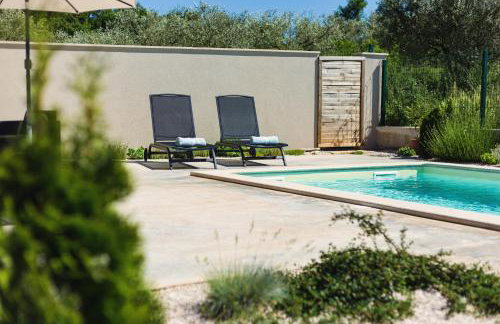 Pola kuće sa bazenom-Eja - Foto 49