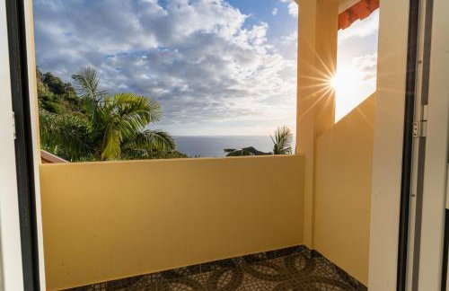 Vanda House com 2 Quartos Vista Mar e montanha no centro da Ilha - Foto 25