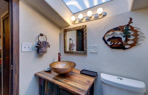 Rustic Log Cabin with Studio about 5 Mi to Pikes Peak! - Foto 15