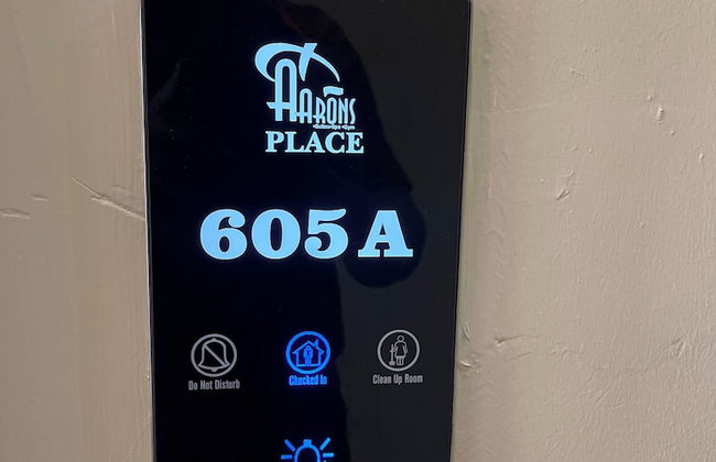 Aaron's Place Luxury Apartments & Rooms - Photo 10