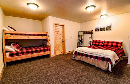 Backwoods Bonanza - Big Cabin With Hot Tub! - Foto 46