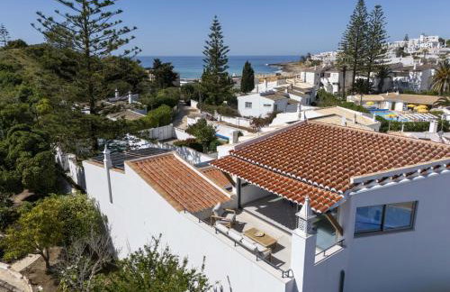 Vila Golfinho, with heated pool, rooftop lounge and ocean views - Foto 3