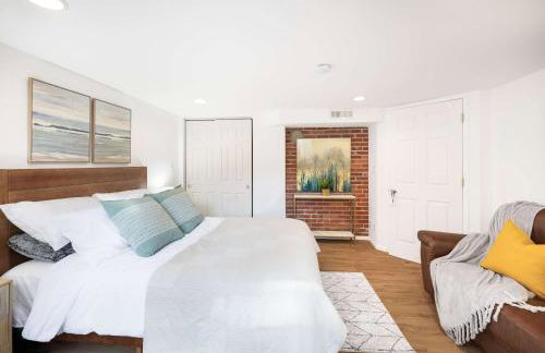 Artist 750sqft 2BR Basement Maple Leaf Park - Foto 14