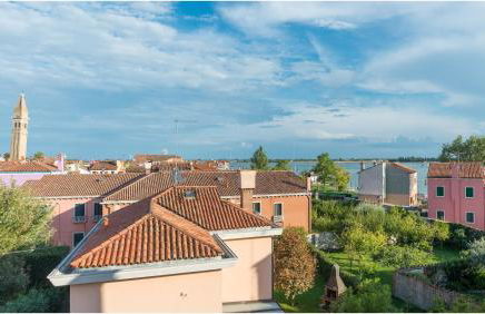 Tiffany Home - Photo 45