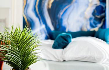 Erstklassiges Ferienapartment Citynah mit 1 Schlafzimmer - WiFi, TV, Küchenzeile, Waschmaschine&Trockner - Foto 12