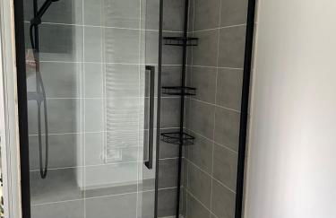 T2 cosy avec terrasse et jardin à Belley - Foto 19