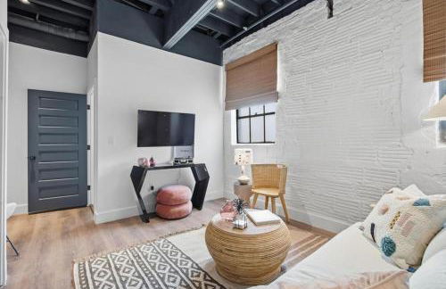 Thought- Adorable 1 BR Apt with Heated Pool - Photo 15