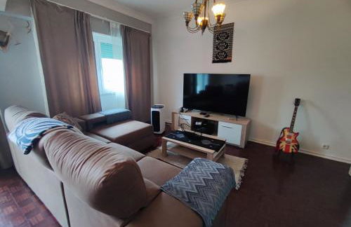 Almada, T2 apartment w balcony, Feijo, Lisbon - Foto 3