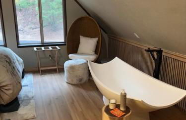 Modern Peaceful Nordic Cabin Near Lake with Pickleball-Basketball Court - Foto 34