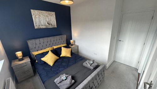 3 Bed Home for Contractors & Relocators with Parking, Garden & WiFi 5 mins walk to Town Centre & Train Station - Foto 3