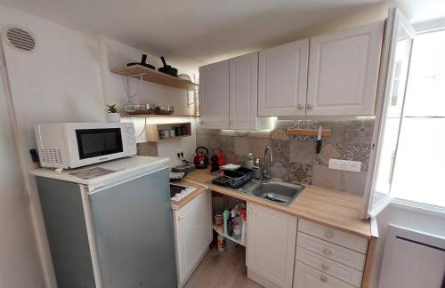 Hyères studio refait à neuf dans la cité médiévale - Foto 3