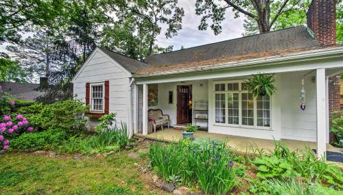 Unwind Fireside and Walk to Dtwn! Tyron Retreat - Foto 3