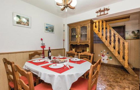 2 Bedroom Beautiful Home In Plaski - Photo 4