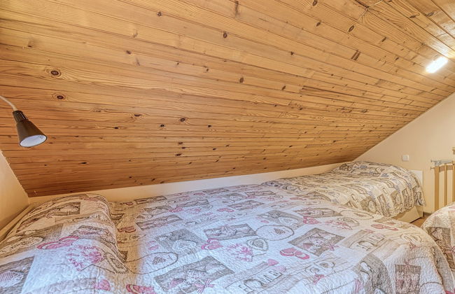 Rozi's Riverside Cottage - Photo 2