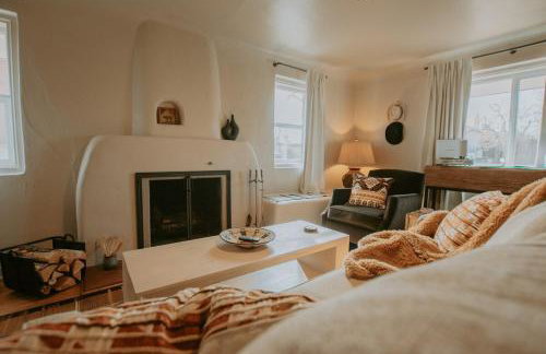 Grandma's Old Town Adobe House! Private Hot Tub-Close to Old Town-Pet Friendly-No Pet Fee! - Foto 5