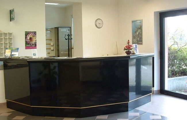 Apartment in Residence on Lake Maggiore near Beach - Foto 2