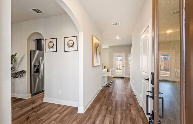 Perfect Home for Families Displaced by Insurance - Foto 11