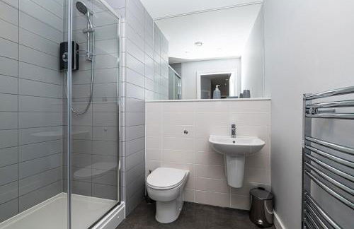 #94 Lux Crosby Gardens Apartment - 10 mins to Crosby Beach - Sleeps 4 - " Perfect for Business travelers and Small Families - Free Parking" - Foto 30