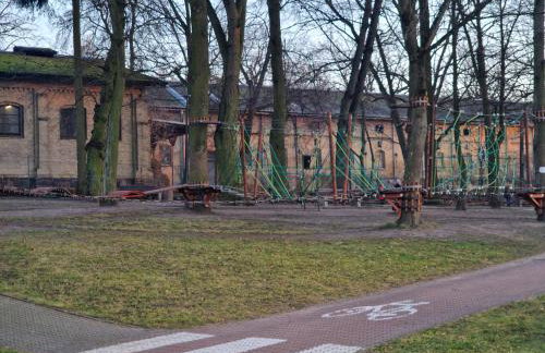 Apartament w Centrum z wanną z hydromasażem - Foto 39