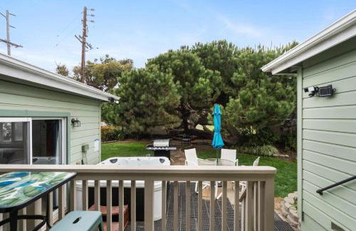 O-Side Beach Bungalow with Jaccuzi Blocks to beach - Photo 12