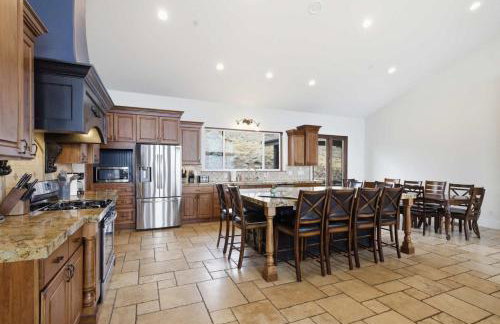 Private Family Home with Hot Tub - Foto 7