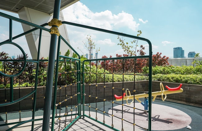 Best Studio with Pool View at Menteng Park Apartment - Photo 16