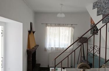 Traditional Stone House - Photo 3