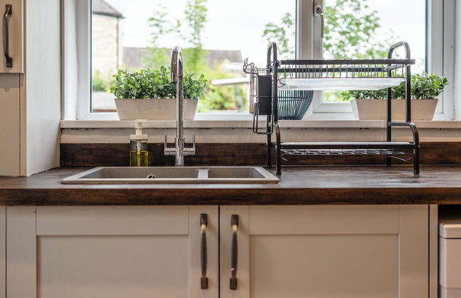 Bright&Spacious 3BD in Centre of Bourton - Photo 34