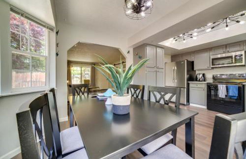 Centrally Located Reno Retreat with Patio and Yard - Foto 11