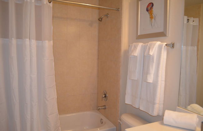 Fort Myers Luxury Vacation Condo - Photo 20