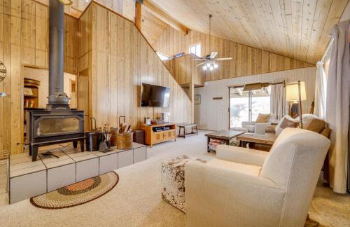 6 Mi to Sugar Bowl Resort Soda Springs Cabin! - Foto 1