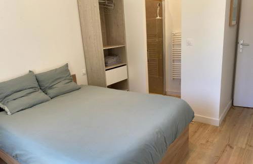 Maison moderne plain-pied 3 chambres jardin préau - Foto 7