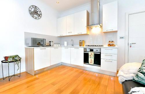 Hendon Escape Luxury Apartment with En-suite Bath - Photo 26