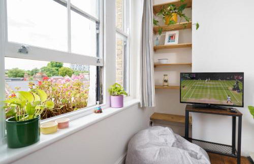 50 meters to the metro - Foto 6