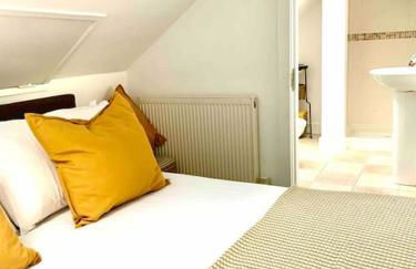 A unique and spacious river front property - Foto 56