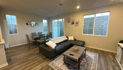 3 bed 3 Bath Gated Corner unit - Foto 2