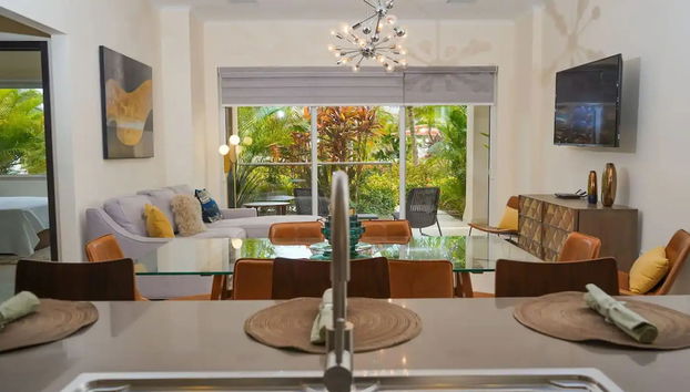 3BR Ground Level Eagle Beach Condo Pool GYM - Foto 4, Habitación