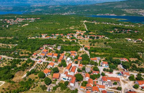 Cortile House - Photo 33