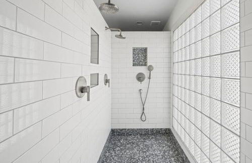 Chic Canton Home 3BR Rooftop Views - Photo 5