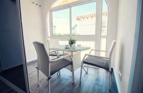 Costa Blanca Bungalow Lago jardin frente piscina 4 personas #PRP001 by Stay Orihuela Costa - Foto 9