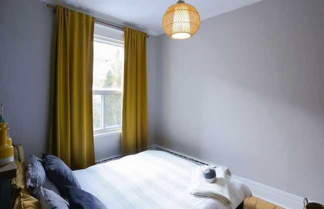 The Authentic and Charming Montrealer - Foto 6