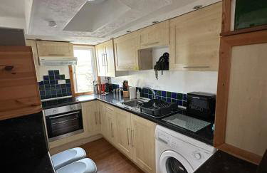 Self Catering Spacious open plan 3 bed apartment with sea views - Foto 10