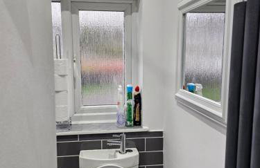 Bridgepay Modern 4 bedroom House in Cumbria - Whitehaven - Free Parking - Foto 29