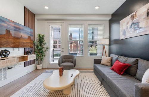 Cozy 1BR w Parking, Near Temple Sq & Delta Ctr - Foto 1